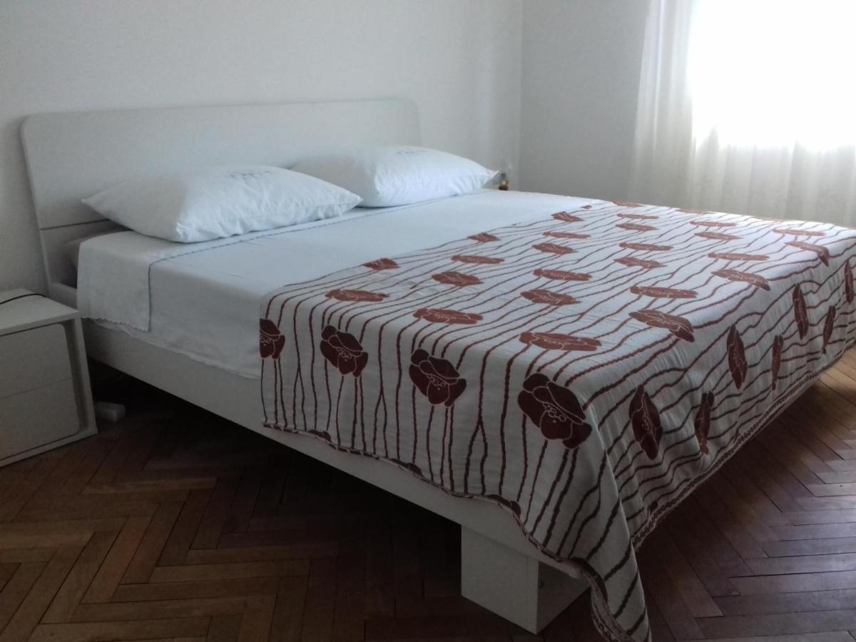 Apartment Dragan Pula Eksteriør billede