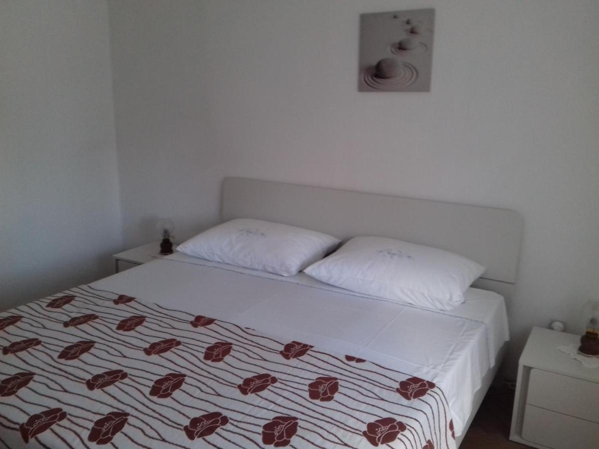 Apartment Dragan Pula Eksteriør billede