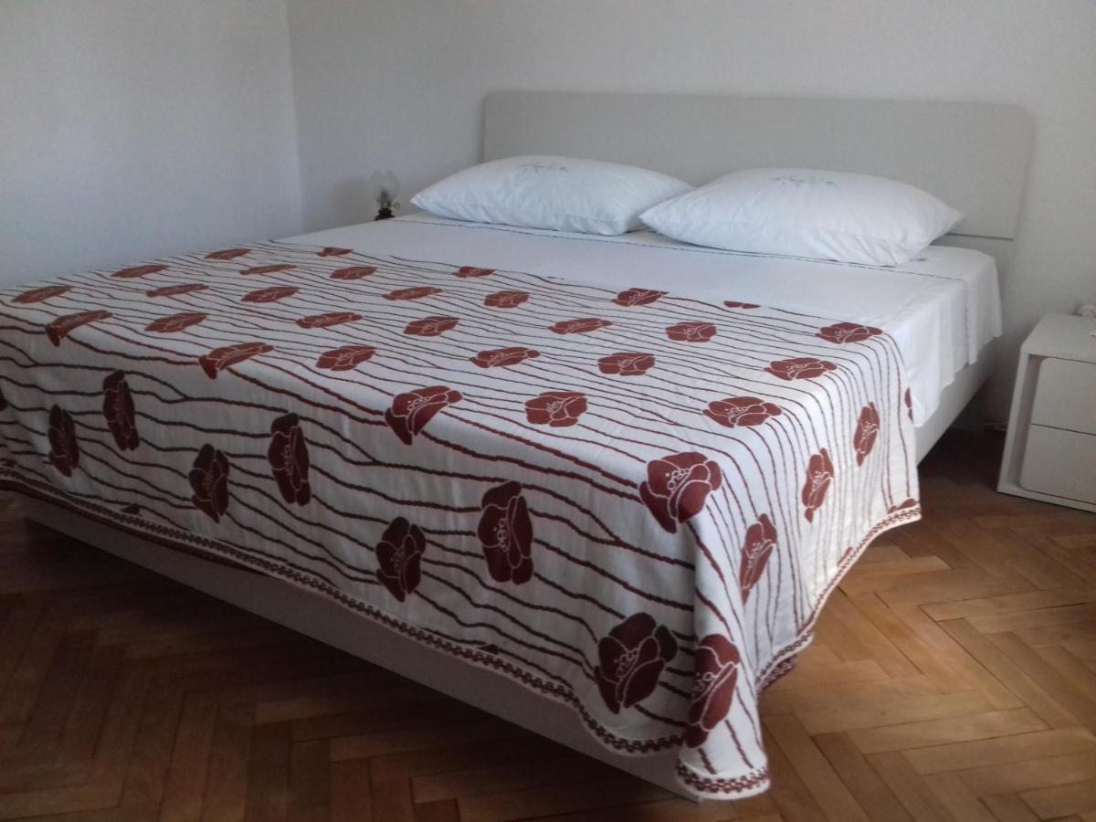 Apartment Dragan Pula Eksteriør billede